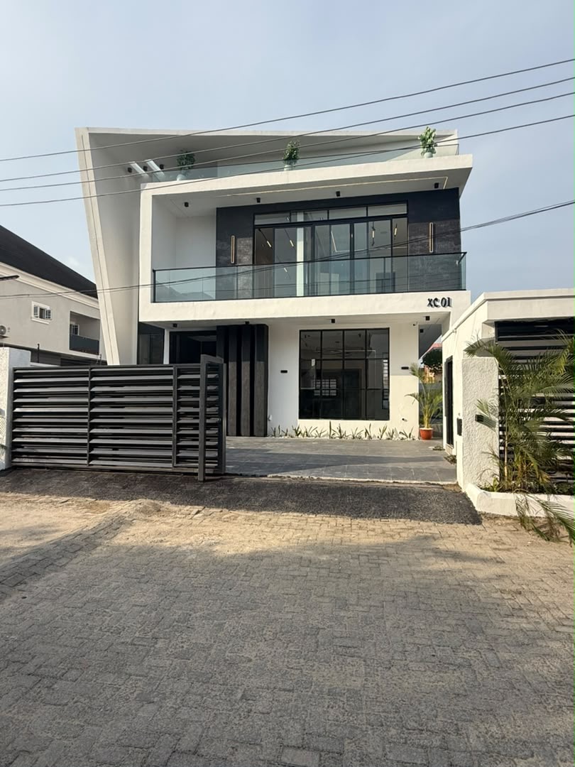 5bedroom fully detached